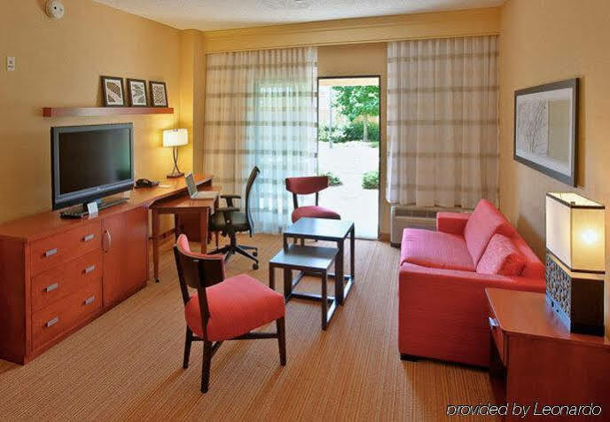 Hotel Courtyard By Marriott Roanoke Airport Exterior foto